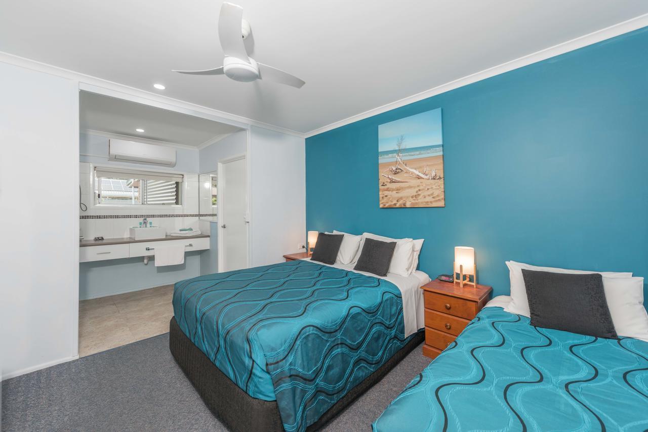Moore Park Beach Inn Bundaberg Exterior foto